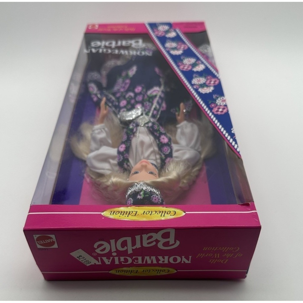 1995 MATTEL NORWEGIAN BARBIE DOLLS OF THE WORLD COLLECTOR EDITION 14450 NEW - Picture 3 of 6
